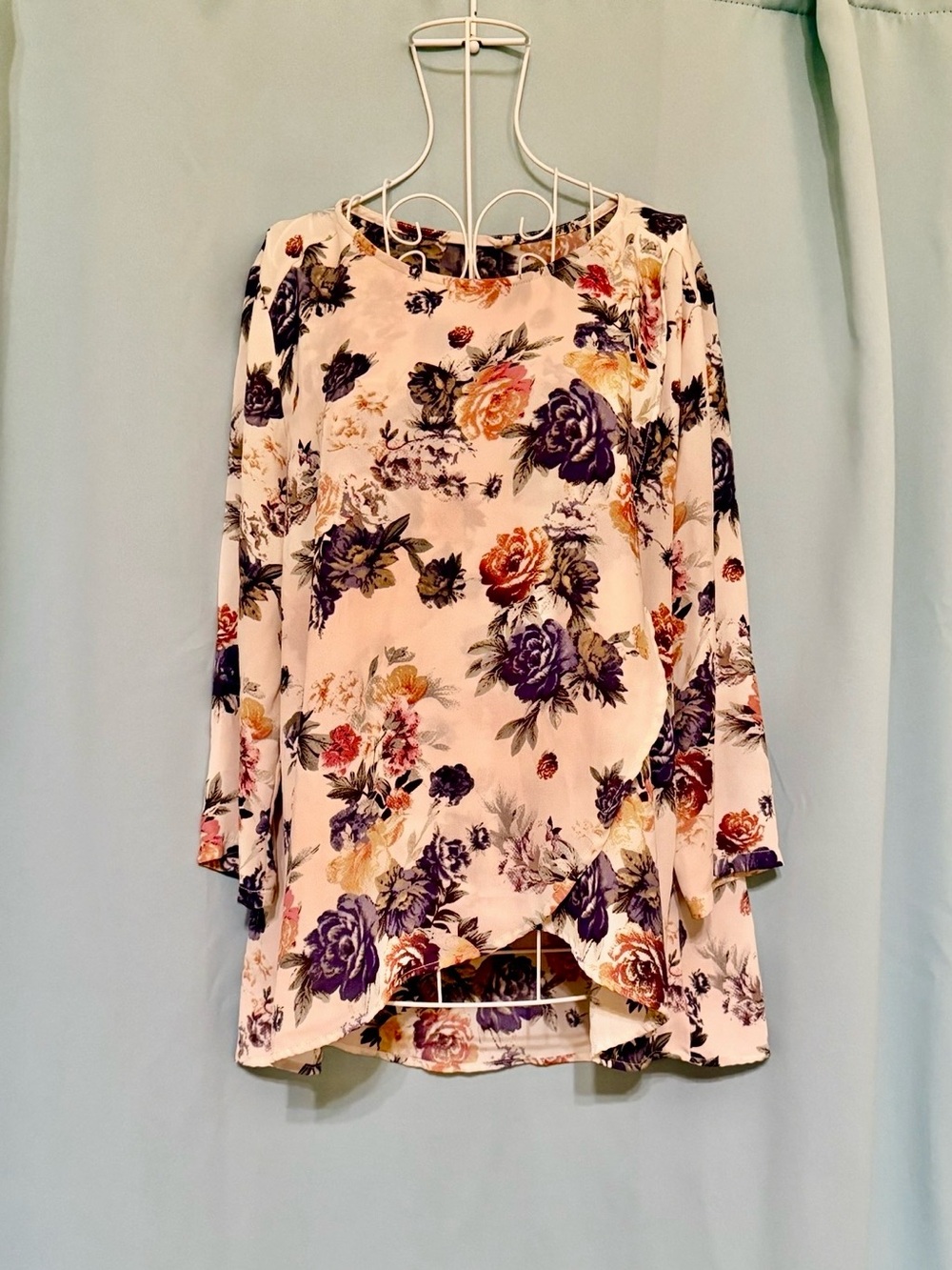 Lush Cream Floral Long-Sleeve Tunic with Multicolor Blooms